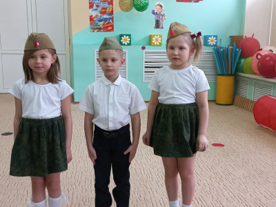 Отмечаем 23февраля - День Защитника Отечества с нашими квадронавтиками!