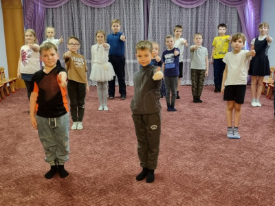 Квадроклассники разучивают супертанец!