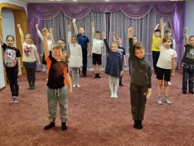 Квадроклассники разучивают супертанец!