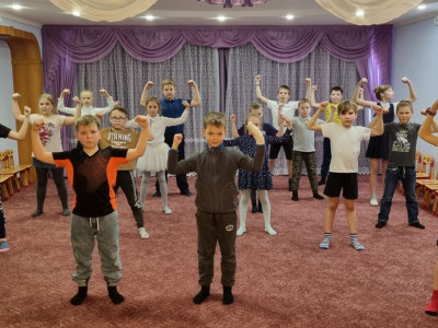 Квадроклассники разучивают супертанец!