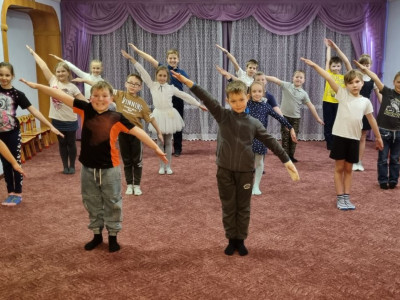 Квадроклассники разучивают супертанец!