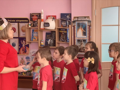 В очередной раз команда «Квадропутешественники» совместно с учителем-логопедом Пятковой Л.Р. отрабатывали «свои» Правила. Но вот беда, кто-то разбил (разрезал) важные Правила. И команда их собрала, проявляя сплоченность, быстроту решения вопросов собирая 