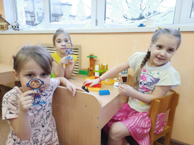 Квадромир и квадротеатр - играем с квадронавтами
