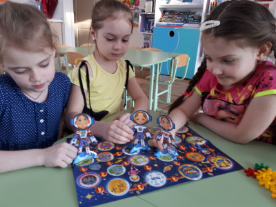 Утречком рано бежим поиграть, в Квадродепо будем ночь отдыхать!