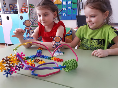 Утречком рано бежим поиграть, в Квадродепо будем ночь отдыхать!