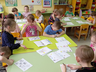 Жители планеты ДОБРОМИР не скучают: тренируют ловкость, логику включают