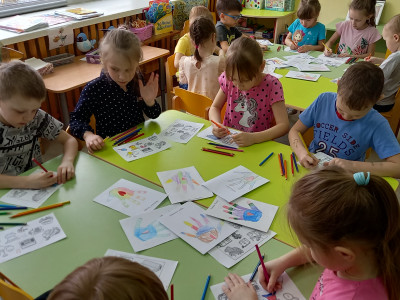 Жители планеты ДОБРОМИР не скучают: тренируют ловкость, логику включают
