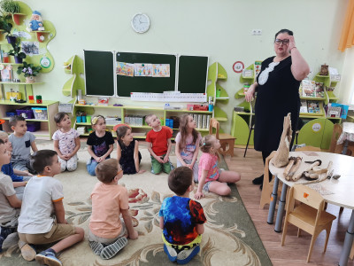 На Квадру прибыл древний человек!