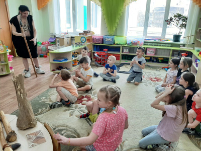 На Квадру прибыл древний человек!