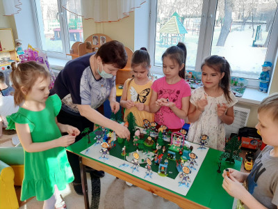Наш квадромир.  Детский сад №37 ОАО "РЖД" гр. Верные друзья