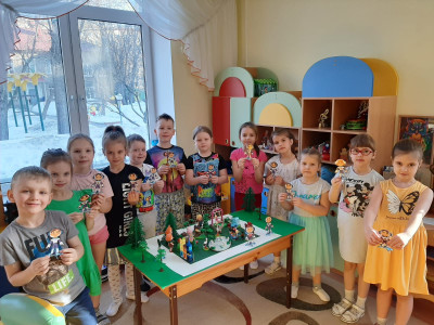 Наш квадромир.  Детский сад №37 ОАО "РЖД" гр. Верные друзья