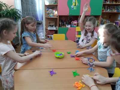 Постройки моего родного города с квадронавтами