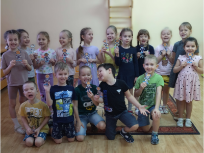 1 шаг: Знакомство с Кубом! 2 шаг: Семейный квест "Секретная сборка квадронавта" 3 шаг: Наши дружные квадронавты 4 шаг: Земля будущего.