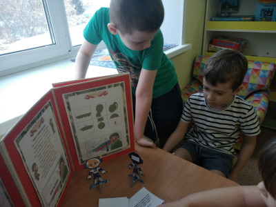 В нашем квадромире тоже идет подготовка к Дню защитника Отечества. Квадросибиряки узнали новые рода войск, разучили пословицы о защитниках, отгадывали загадки и приготовили подарки для пап своими руками.