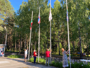 Закончилась лагерная смена, флаги спущены, но лето продолжается!