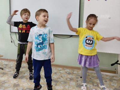 Знакомство с мотивационным модулем игры - десятью видами поощрительных знаков.