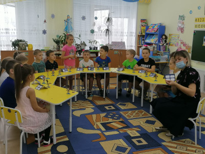 ЧДОУ "Детский сад №205 ОАО "РЖД" Красноярская железная дорога. Занимательные игры с квадронавтами.