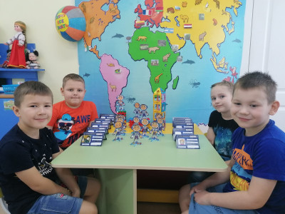 ЧДОУ "Детский сад №205 ОАО "РЖД" Красноярская железная дорога. Занимательные игры с квадронавтами.