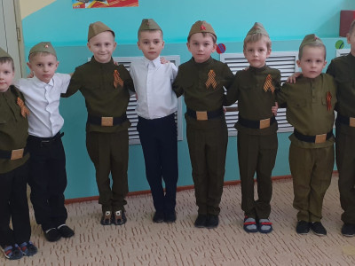 Отмечаем 23 февраля с нашими квадронавтами!