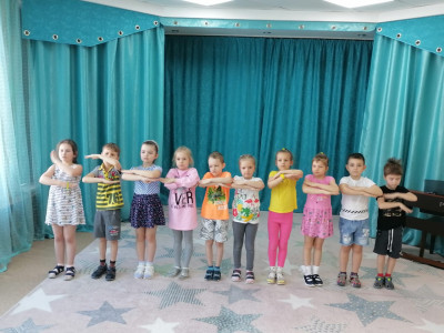 Квадролетопись продолжается. Название, логотип, приветствие, жесты, девиз и еще много чего придумали