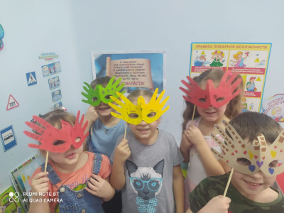 Мы конструируем, грим нашим квадродетям. 