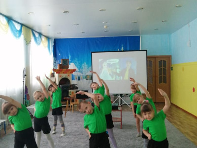 Детский сад 238 ОАО "РЖД" пгт Уруша - Ловкость и координация "В гости к королеве Иммунеле в королевство Энергии