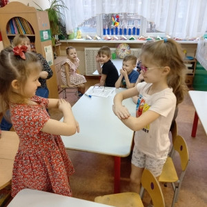 Придумываем жесты приветствия. г.Калининргад