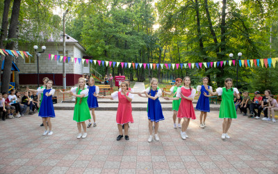 В детском оздоровительном лагере «Орленок» провели конкурс детских талантов