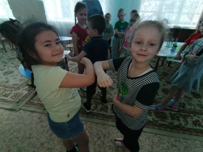 Приветствие группы "Радуга". Так будем здороваться с жителями  КвадроЗемли.