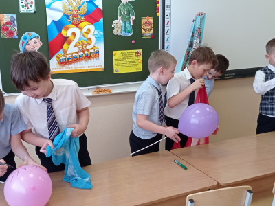 Квадроклассники весело и дружно отмечают праздники!