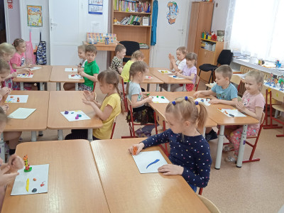 Группа "Золотой ключик", д/сад №57 ОАО "РЖД", г. Смоленск. Готова цифровая эмблема Квадро Гамаюнии! Лепим животных. Заселяем нашу Квадро Землю. Три сектора игролёта открыты.
