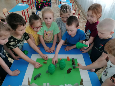 Нам нравится населять нашу землю животными нашего края. 