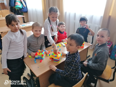 квадроумники заселили планету квадронавтами)))