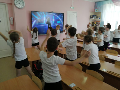 1 класс "Земляне". Разучивание танца
