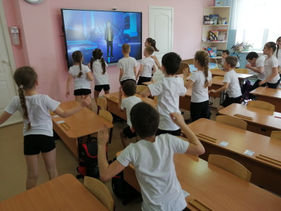 1 класс "Земляне". Разучивание танца