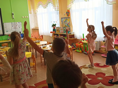 Танец "Шалабамба" после утренней зарядки даёт силы и энергию на целый день! Гр. "Незабудка" Д/с 48 г. Рязани проверила! 