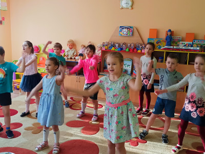 Танец "Шалабамба" после утренней зарядки даёт силы и энергию на целый день! Гр. "Незабудка" Д/с 48 г. Рязани проверила! 