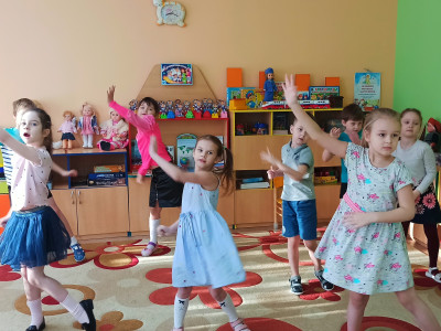 Танец "Шалабамба" после утренней зарядки даёт силы и энергию на целый день! Гр. "Незабудка" Д/с 48 г. Рязани проверила! 