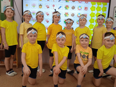 "Золотой ключик", д/сад №57 ОАО "РЖД", г. Смоленск "Квадрогамаюнцы после знакомства с принцессой Иммунеллой: режим дня, правильное питание, чистота, прививки. Награды квадронавтов. Игра "Чудесный мешочек".