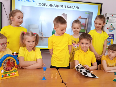 "Золотой ключик", д/сад №57 ОАО "РЖД", г. Смоленск "Квадрогамаюнцы после знакомства с принцессой Иммунеллой: режим дня, правильное питание, чистота, прививки. Награды квадронавтов. Игра "Чудесный мешочек".