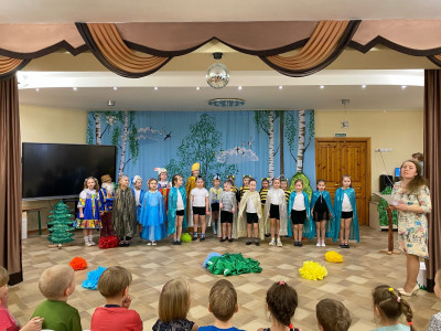 Команда "Квадронавцы'' показали театрализованное представление по мотивам рассказа вологодского поэта Василия Белова,, Родничок'' 